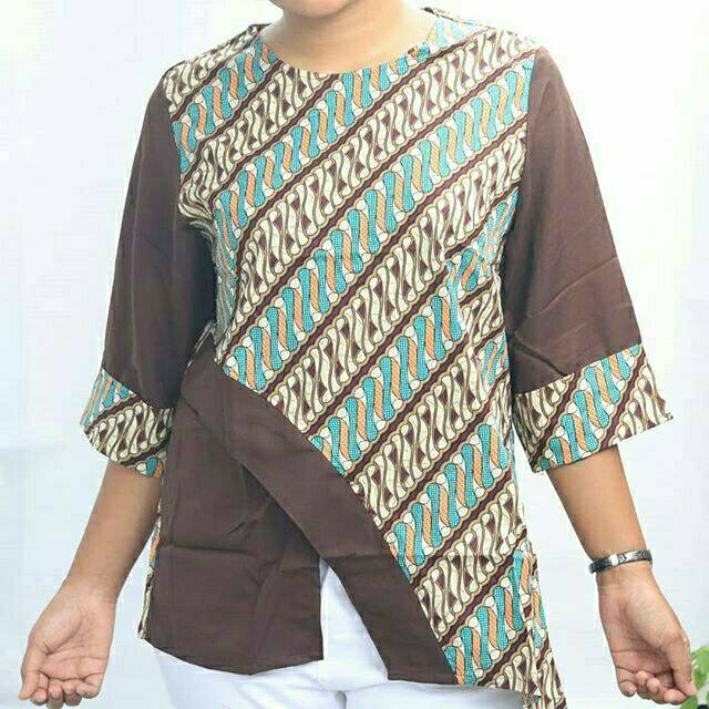 Big Size Carmelita Blouse Batik Wanita