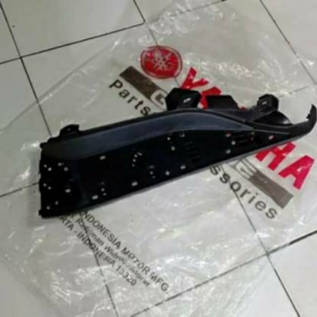 Bordes pijakan kaki board footrest kanan kiri aerox 155 vva B65 original