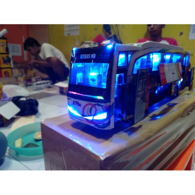 Miniatur bus NPM New Marco