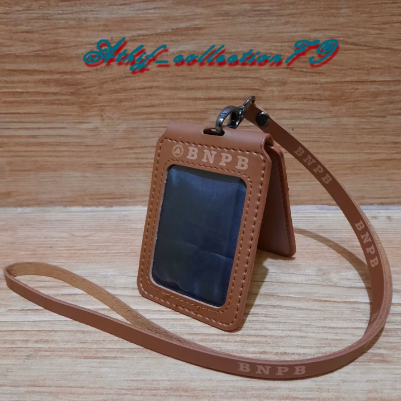 

Tempat Id Card BNPB Lipat Holder Id Card Kulit BNPB Kalung Lipat