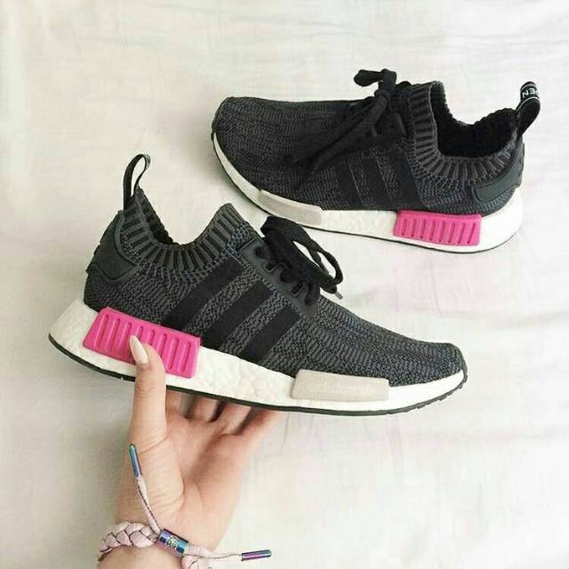 Adidas nmd r1 w pk core black / shock pink
Size 36-40Premium quality