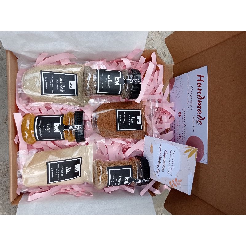 

Hampers Pernikahan/ Hampers Wisuda/ Hampers Ulang Tahun - Bumbu Masak Bubuk