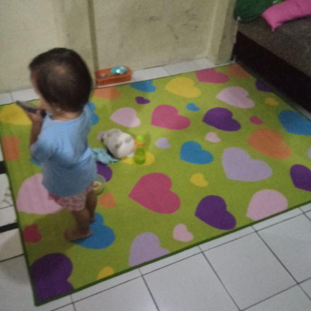Tren-d-rugs Karpet Love Hati Permadani Alas Lantai Kamar Tidur Ruang Tamu Anti Slip 150 X 200 Cm