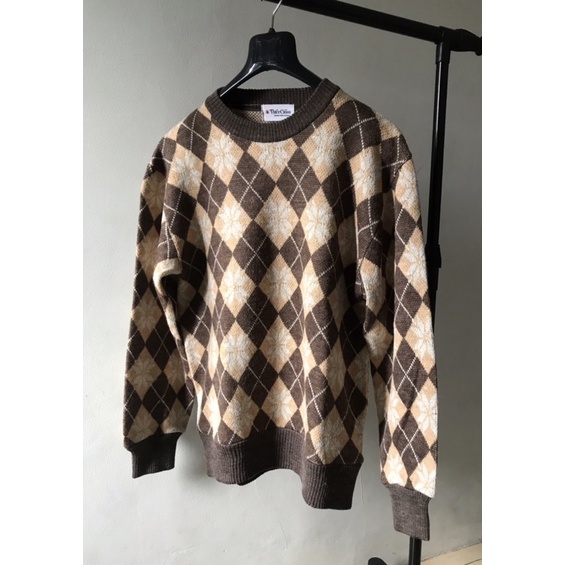 Preloved sweater rajut tebal motif ketupat// argyle // sweater academia // preloved bagus