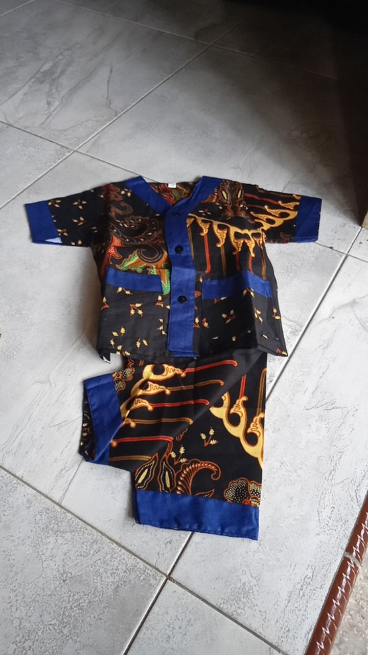 Setelan Batik Anak Untuk Usia 1 Sampai 2 Tahun