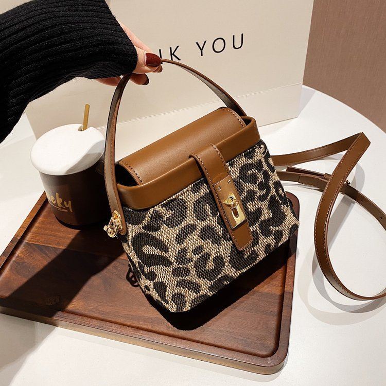 BJ20695 - FLOWER/LEOPARD/LING - TAS WANITA MOTIF KOTAK SLEMPANG FASHION IMPORT MODIS ELEGAN TERMURAH TERLARIS TERBARU BAGSTORE JAKARTA TAS BATAM JT0695 EL5411 BQ3460 GT1955 LT2116