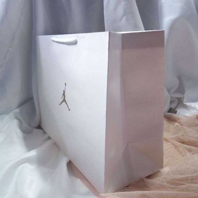 

<A-APO> <♫♪> Paper Bag dan Box Sepatu Air Jordan Paperbag Tas Nike Gift Wrapping Kotak Kado //murah>