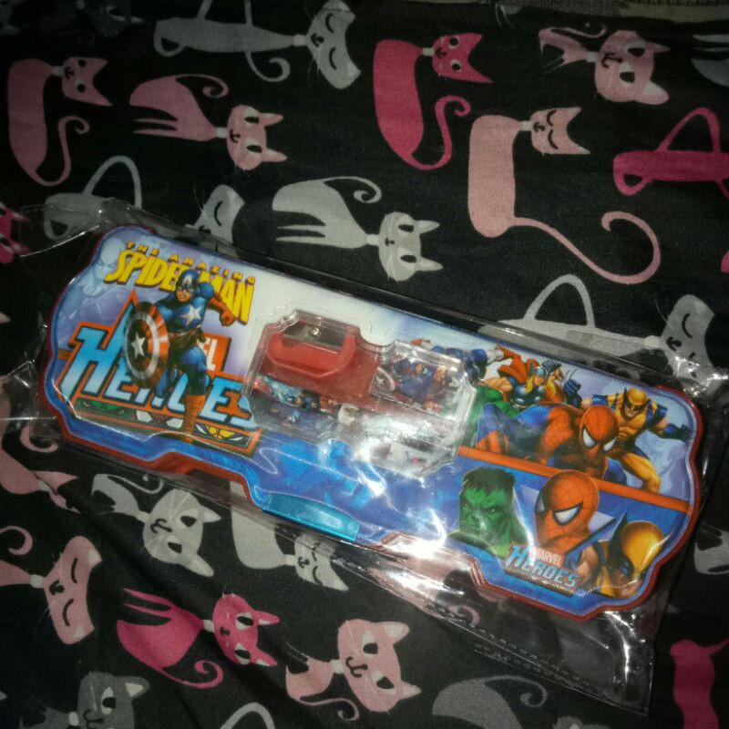 

Set Tempat Pensil 2 tingkat magnet