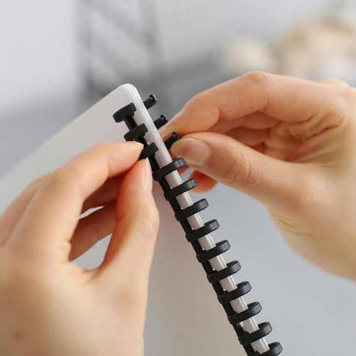 

(X39)(COD)Ring Binder Loose Leaf 30 Holes / A4/ B5/ A5 Spiral / alat tulisharga bersaing