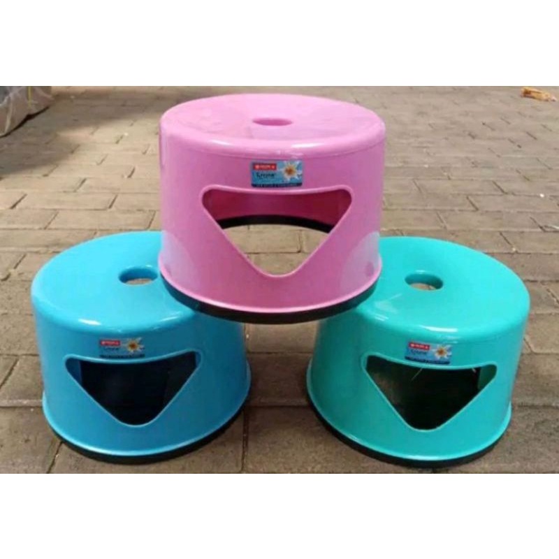 Lion Star-Bangku / Kursi Jongkok Lion Star Bulat / Bangku Jongkok Plastik