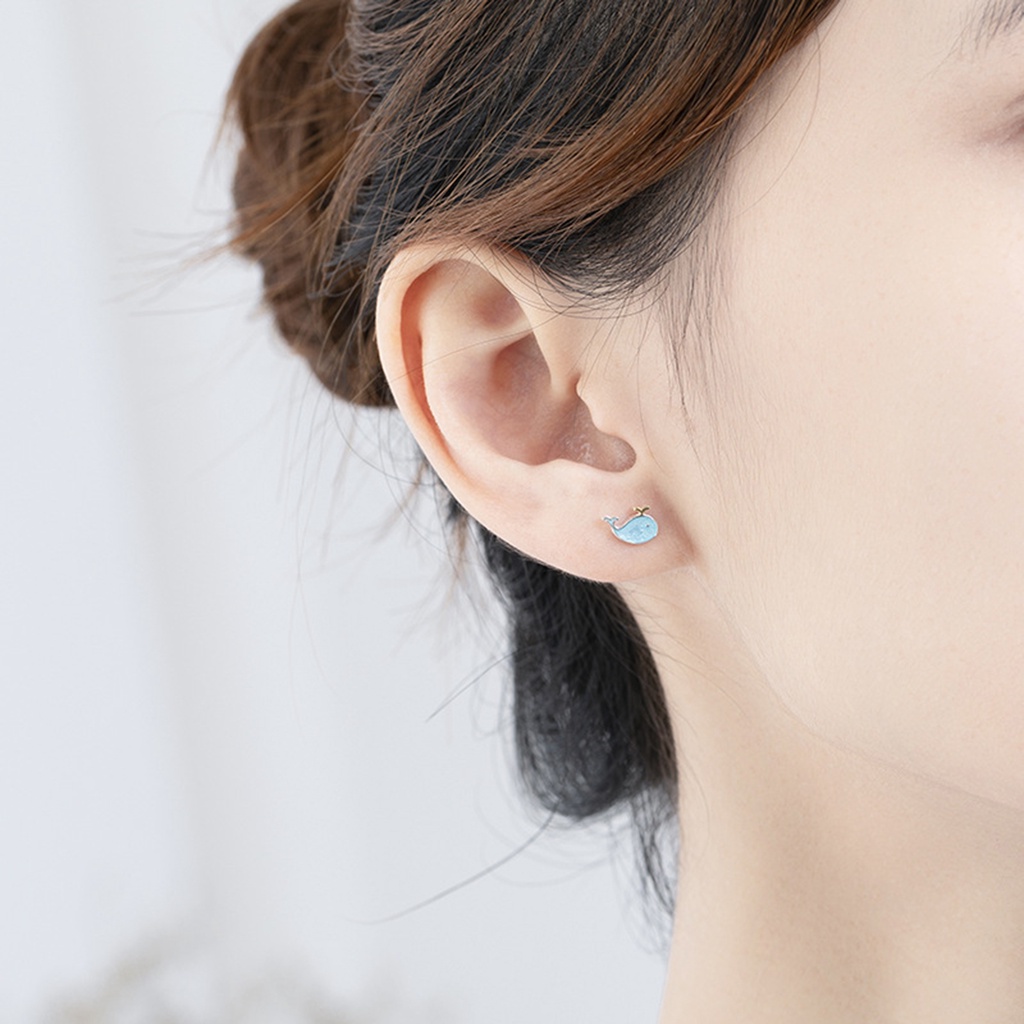 Hu Hu Hu Hu Hu Alat Bantu Pasang Kacamata♡ 2pcs Anting Tusuk Bentuk Ikan Paus Lapis Silver Anti Alergi Untuk Wanita