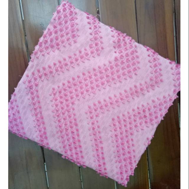 Kain tenun sutra bulu