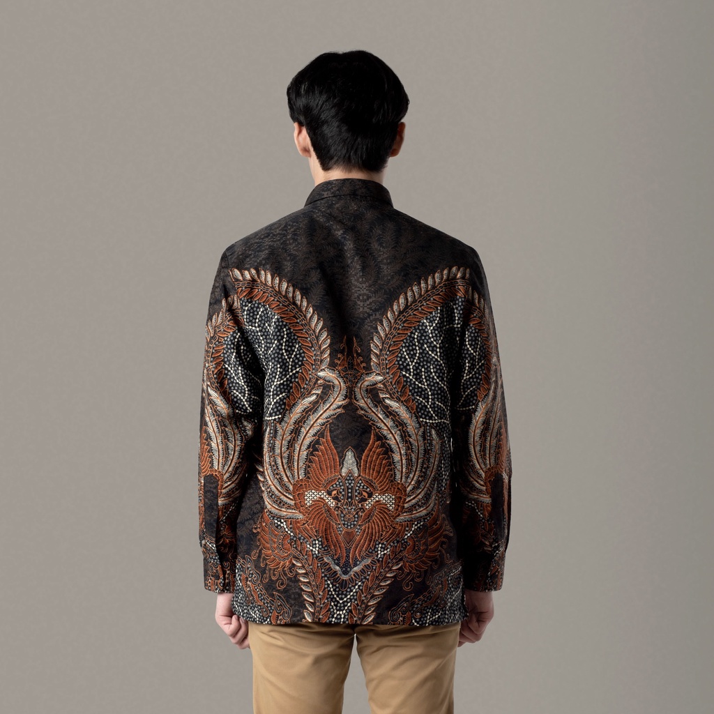 Benhill Kemeja Pria Batik Sutra Dobby Lengan Panjang  Coklat Motif 25089