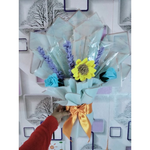 Buket bunga / Buket uang / kerangka bunga / money bouqet / flower bouqet / kado ultah / kado anniv /