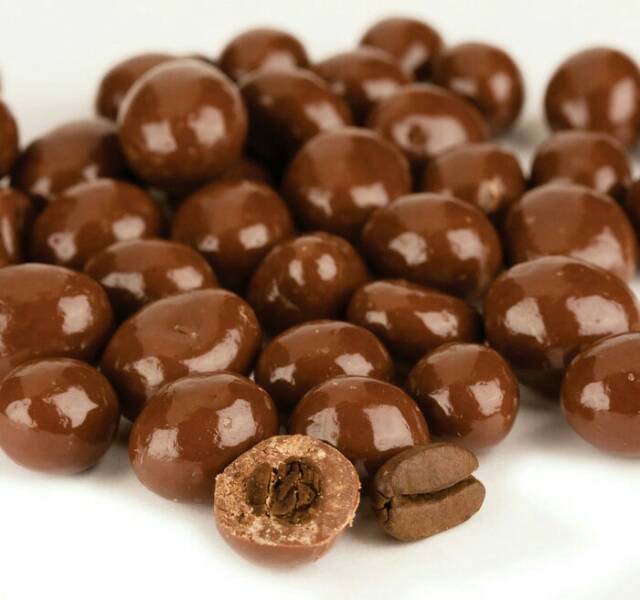 

pink Snack Coklat isi Biji Kopi / Choco Ball isi Coffee Bean / Snack / Cemilan Unik dan Asik