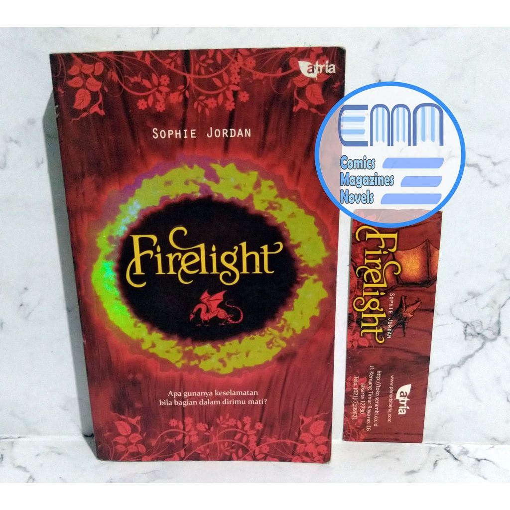 Novel Firelight - Sophie Jordan - Atria