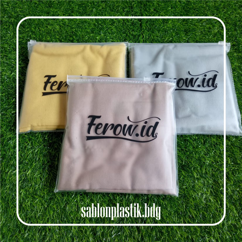 

Sablon Plastik Mika Zipper Size 20cm x 20cm - SEJATIPRINTING