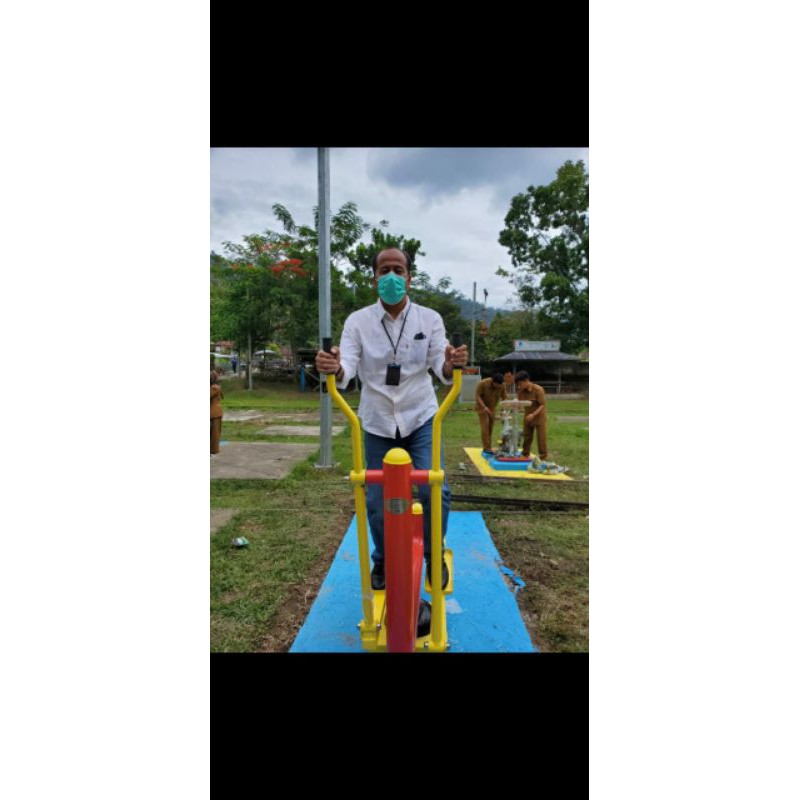 Alat Fitness Outdoor Elliptical Machine