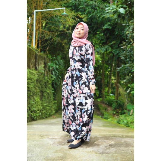 IZAKA GAMIS PREMIUM SYARI BY FATHILAHIJAB BAHAN TEBAL TIDAK NERAWANG