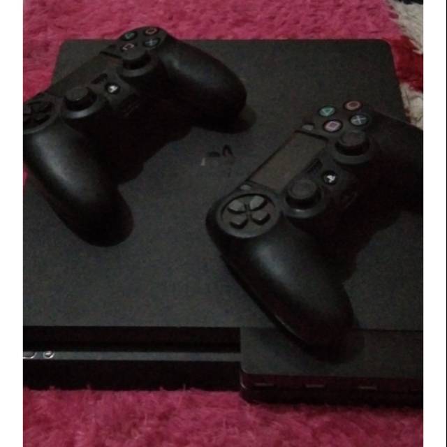 Ps4 slim 1 TB