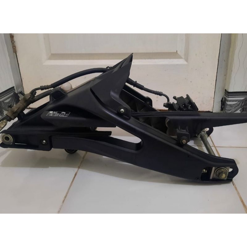 Swing Arm R15 V3 Original PNP Vixion New