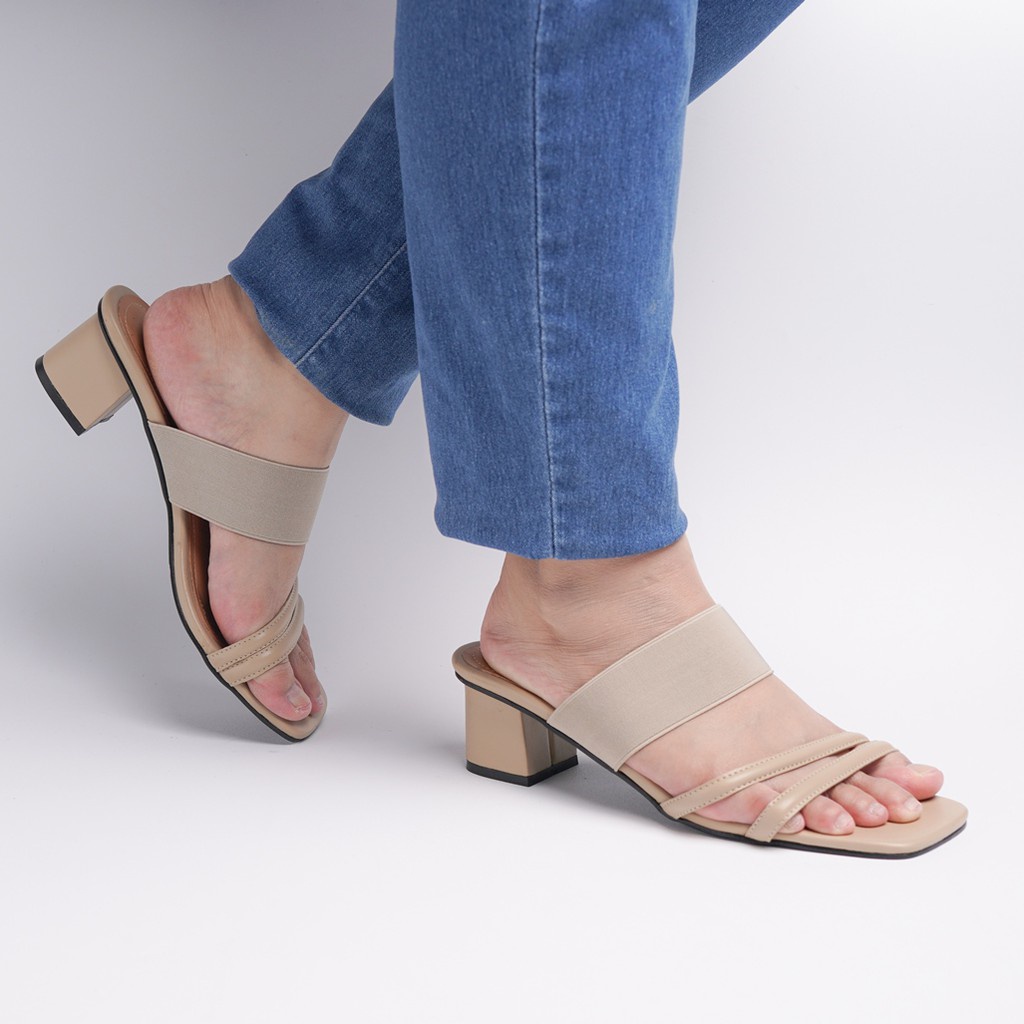 Sendal heels wanita Big size 41-42-42-44-45 Sandal cream ukuran jumbo