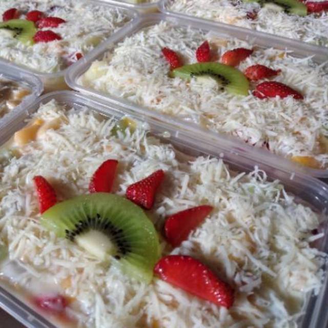 

Salad buah saus keju