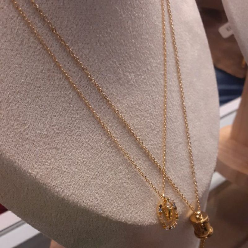 kalung pd Paola rainbow V jastip