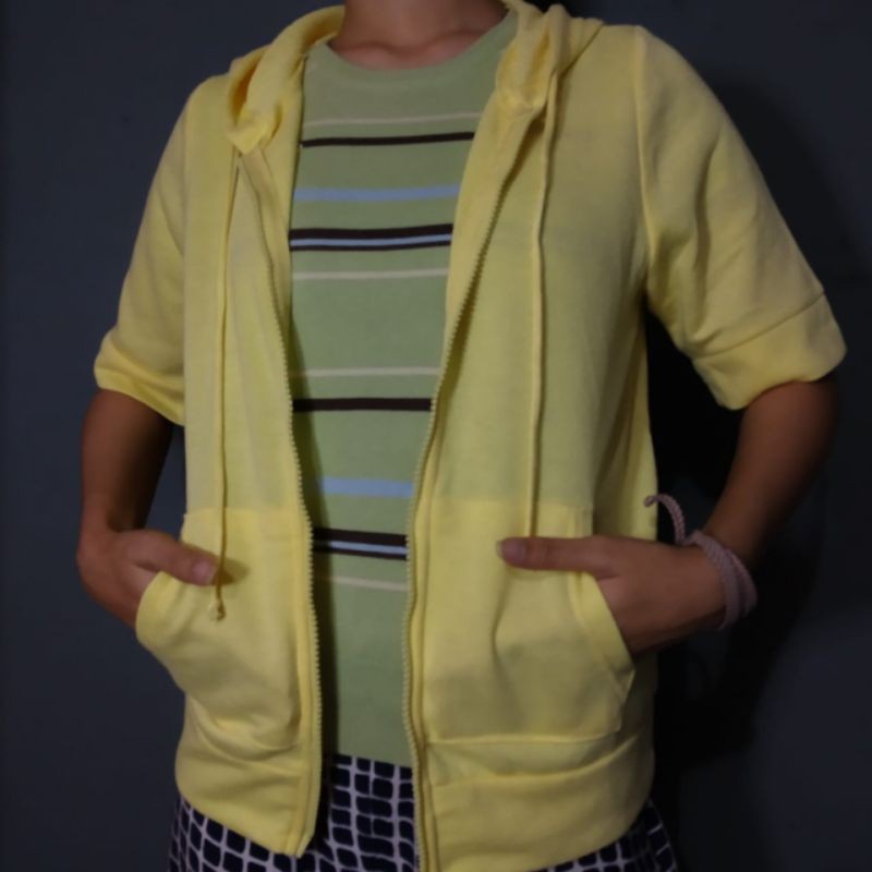 JAKET / HOODIE / SWEATER LENGAN PENDEK WANITA