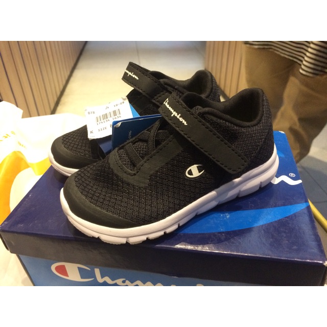sepatu champion slip on