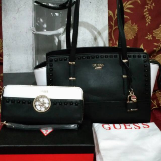 Tas wanita guess ori set dompet hitam putih