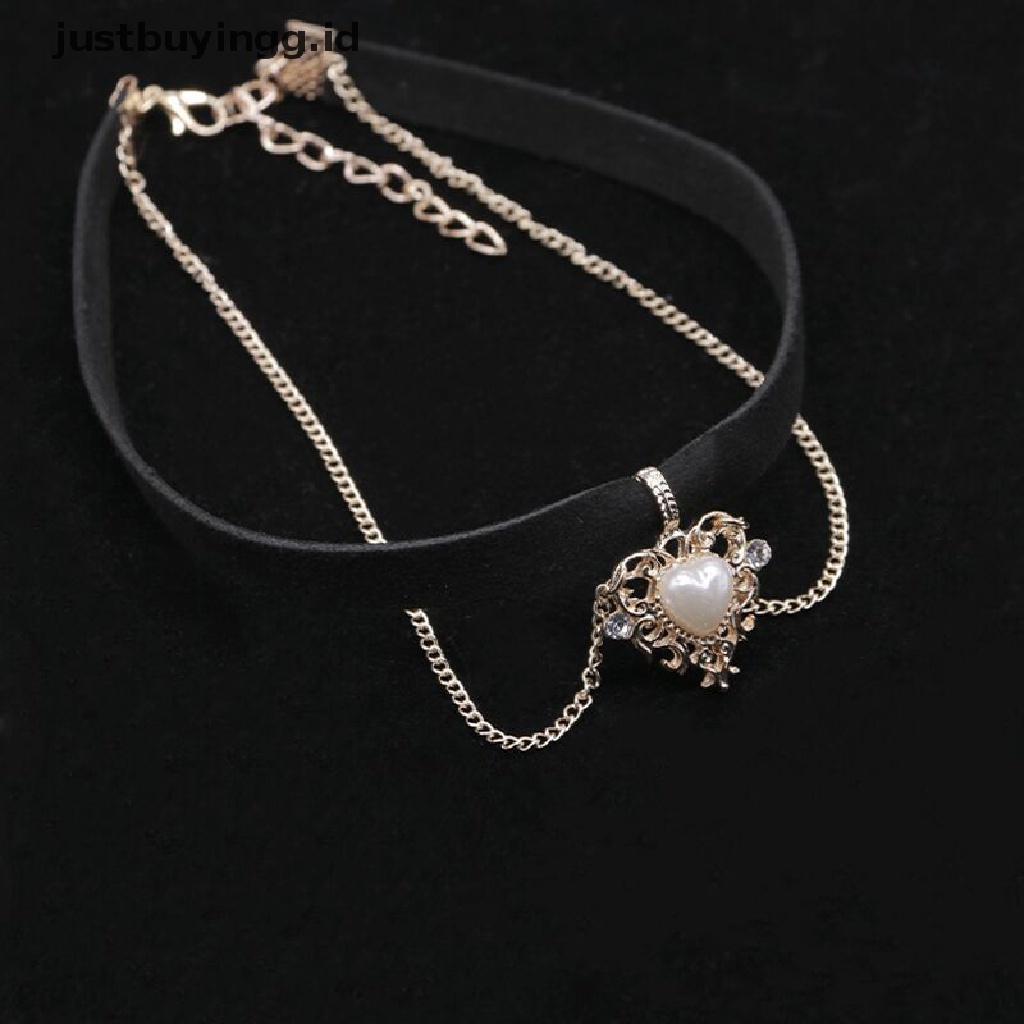 Kalung Choker Liontin Hati Bahan Velvet Warna Hitam Gaya Vintage Untuk Wanita