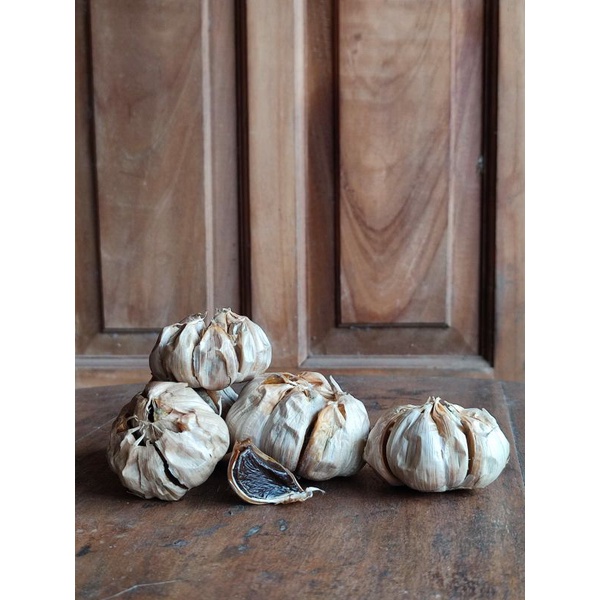 

Black Garlic / Bwang Hitam 250 gr