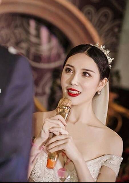 Gaun Wedding Pengantin Mewah Model Sabrina  gaun ekor  panjang  2,5 mtr  wedding dress  pendek