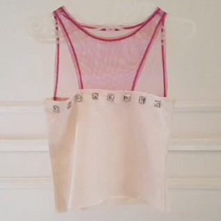 TANKTOP PUTIH PINK . TANKTOP CROP PUTIH . TANKTOP STUDDED PINK