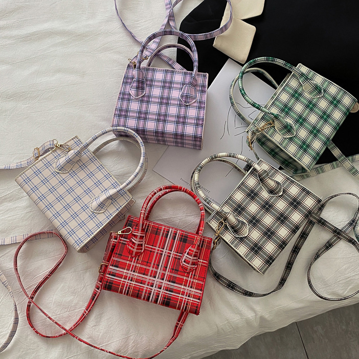 Tas Wanita  Model Retro MINI Sling Bag Tartan Import