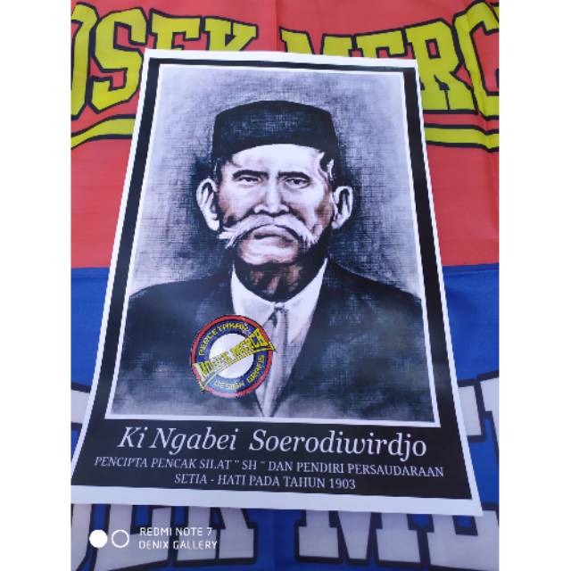 

Poster kertas gambar eyang suro diwiryo