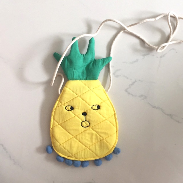 Tas selempang anak / slingbag sling bag bayi / tas slempang anak / tas kain anak / tas nanas genit