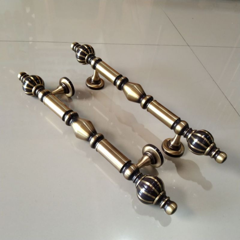 Handle pintu rumah kuningan