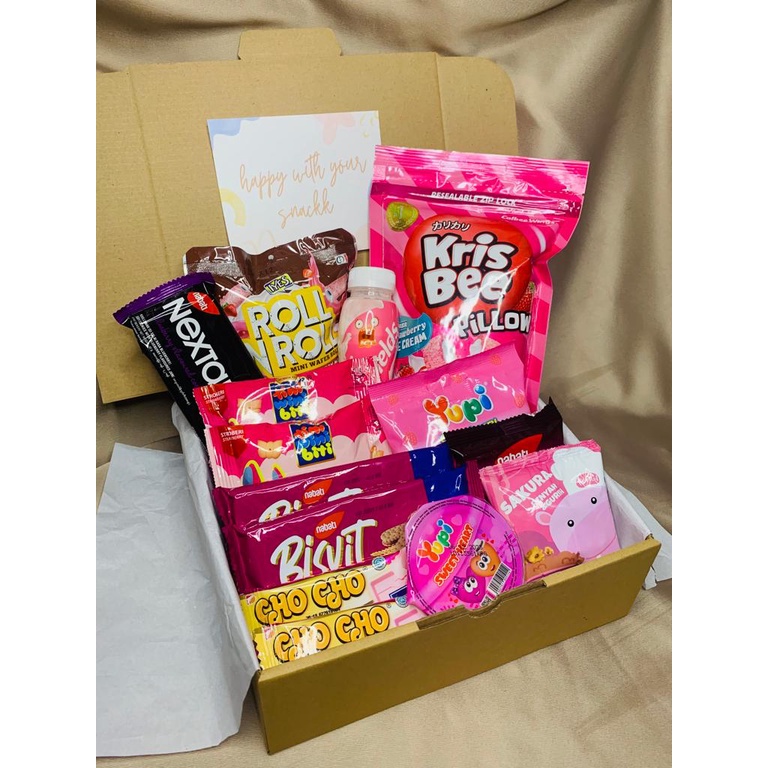 HAMPERS  snack box  pink gift box hadiah ulang tahun wisuda graduation / hadiah cewe / makanan enak / hadiah unik makanan