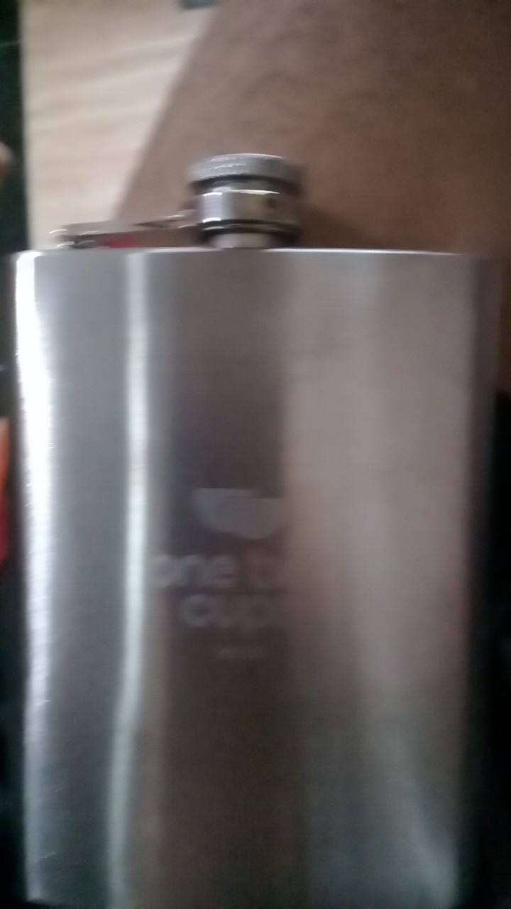 Botol Minum Stainless - Bisa Dimasukkan Ke Dalam Saku Celana