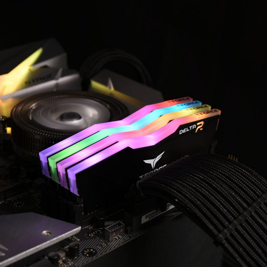 TEAM T-FORCE DELTA RGB PC28800 32GB ( 2X16GB ) TF3D432G3600HC18JDC01