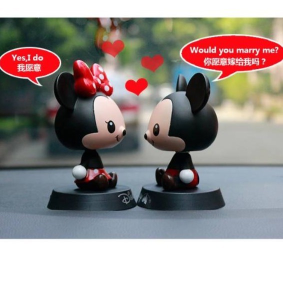 Pajangan Mickey Minnie Mobil Kepala Goyang Figure