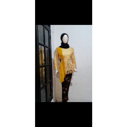 (Realpict) set kebaya aira selendang/set kebaya aurora selendang/kebaya modern/blouse Amalia-set gold