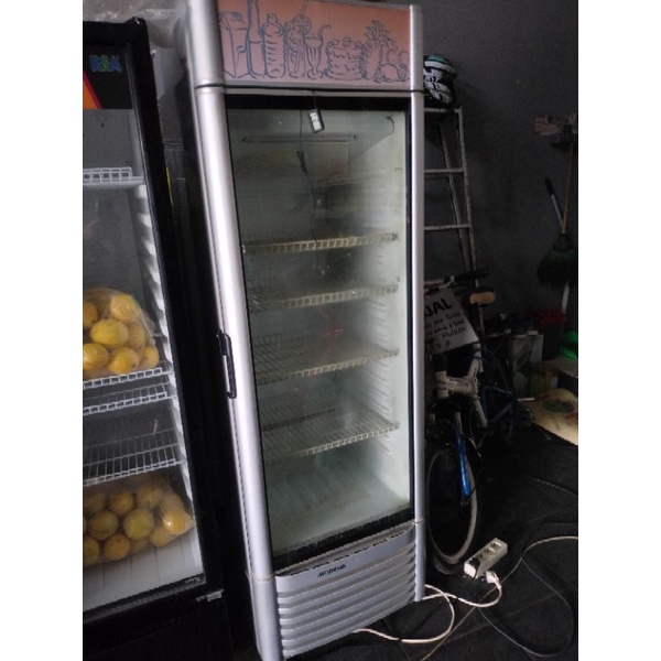 Showcase Pendingin MODENA VM-1350, 4 Rak, Kapasitas 350 Liter, 210 Watt, SECOND SIAP PAKAI. Lokasi B