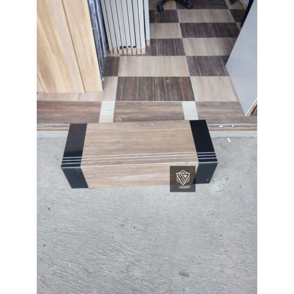 granit tangga 30x80 dan 20x80 kombinasi rumah minimalis