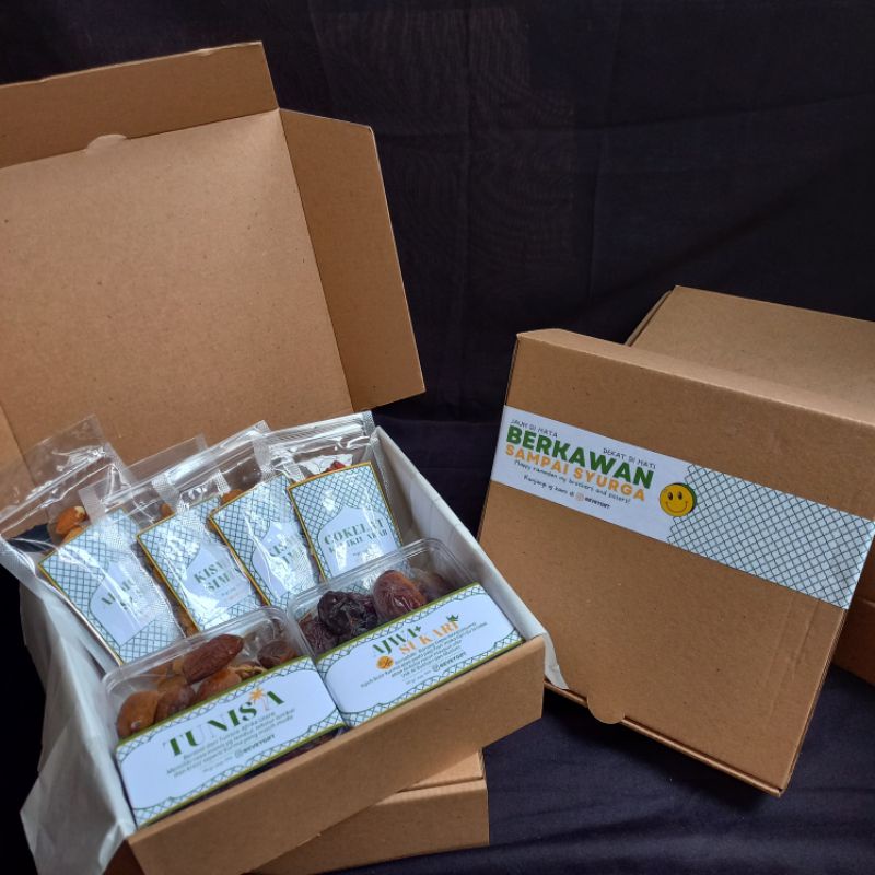 

Parcel Ramadhan | Hampers Lebaran | Hampers Ramadhan | Kado Unik | Paket Lengkap Kurma Ajwa, Sukari VIP, Tunisia, Kismis Simin, Almond