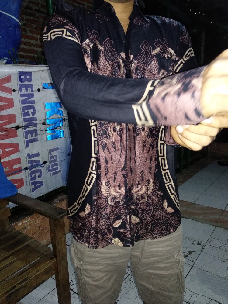 Kkemeja Batik Pria Modern Slim Fit Lengan Panjang Odl 142