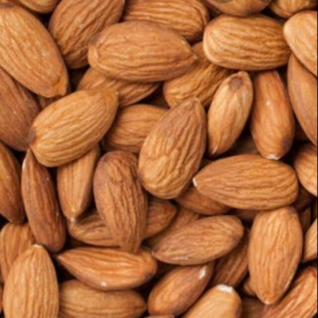 

Kacang Almond Utuh 1/2 kg