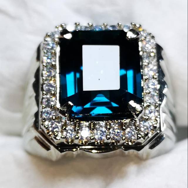 Batu permata natural london blue topas